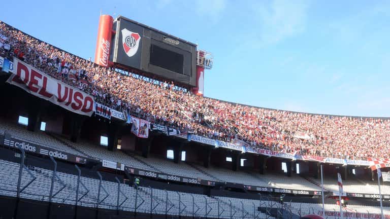 El gobierno porteño evalúa permitir el regreso del público en los estadios 