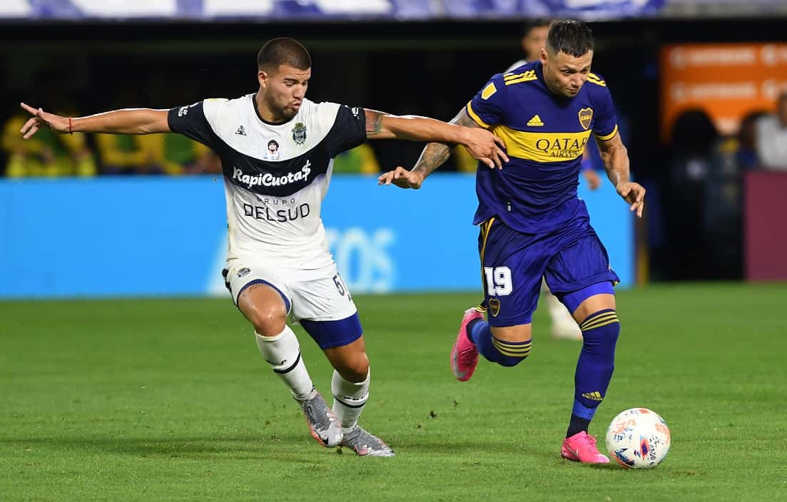 Con un golazo de Cardona, Boca rescató un empate ante Gimnasia