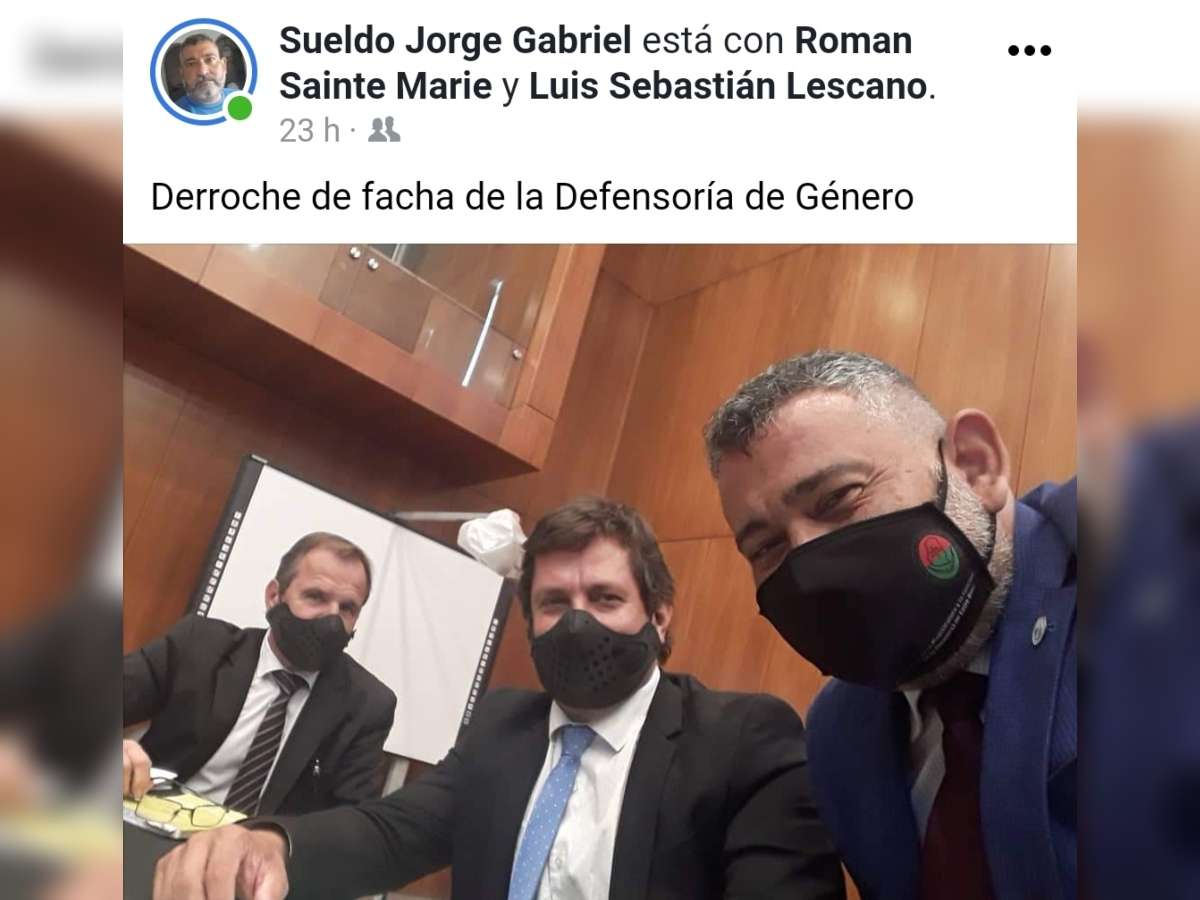 Defensores oficiales se sacaron una selfie durante la audiencia de la causa Fátima