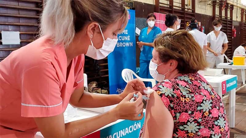El Área de Personas Adultas Mayores ofrece facilidades para que los mayores de 70 se puedan vacunar