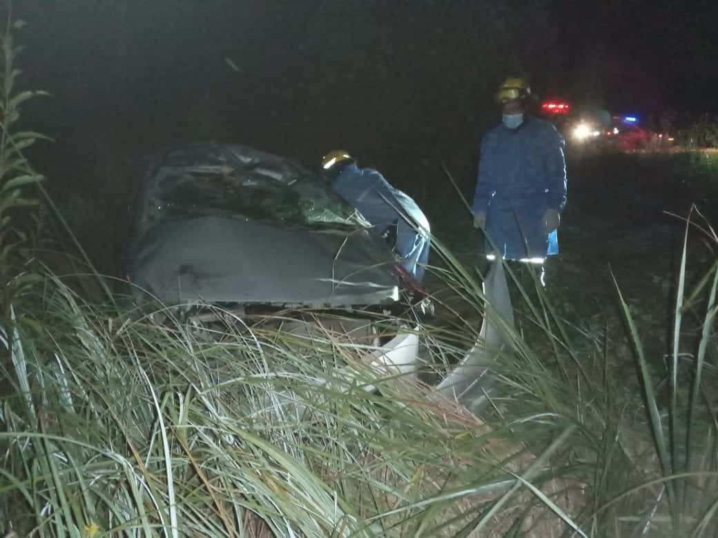 Chocaron un ciervo en Ruta 12 y volcaron: dos heridos fueron trasladados a Gualeguaychú