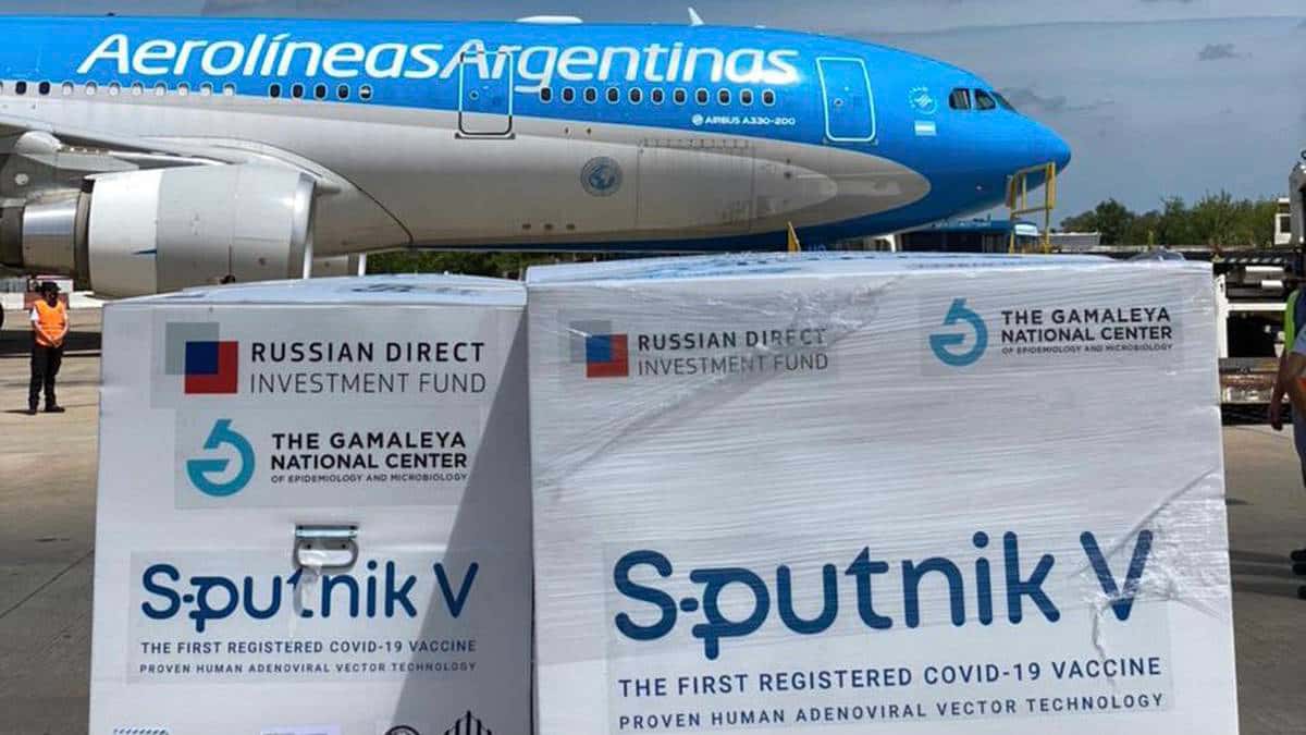 Un nuevo cargamento con 765.545 dosis de Sputnik V llegó desde Moscú