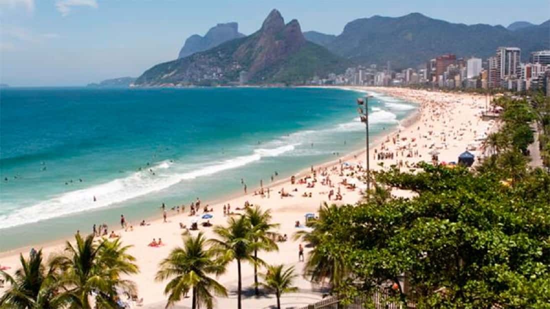 Río de Janeiro prohibió el ingreso a sus playas y el acceso al mar