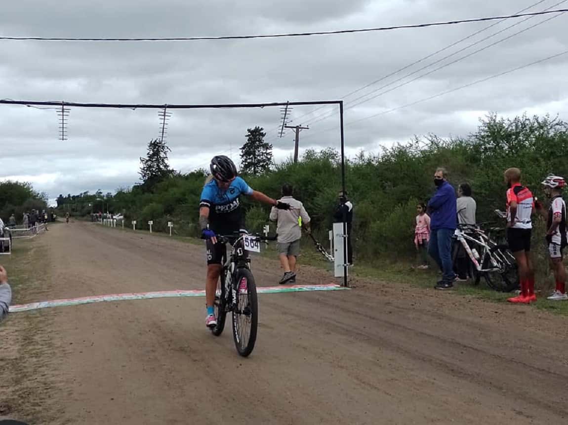 Carmela Rébori y Francisco Viollaz ganaron en la primera del Entrerriano del Rural Bike