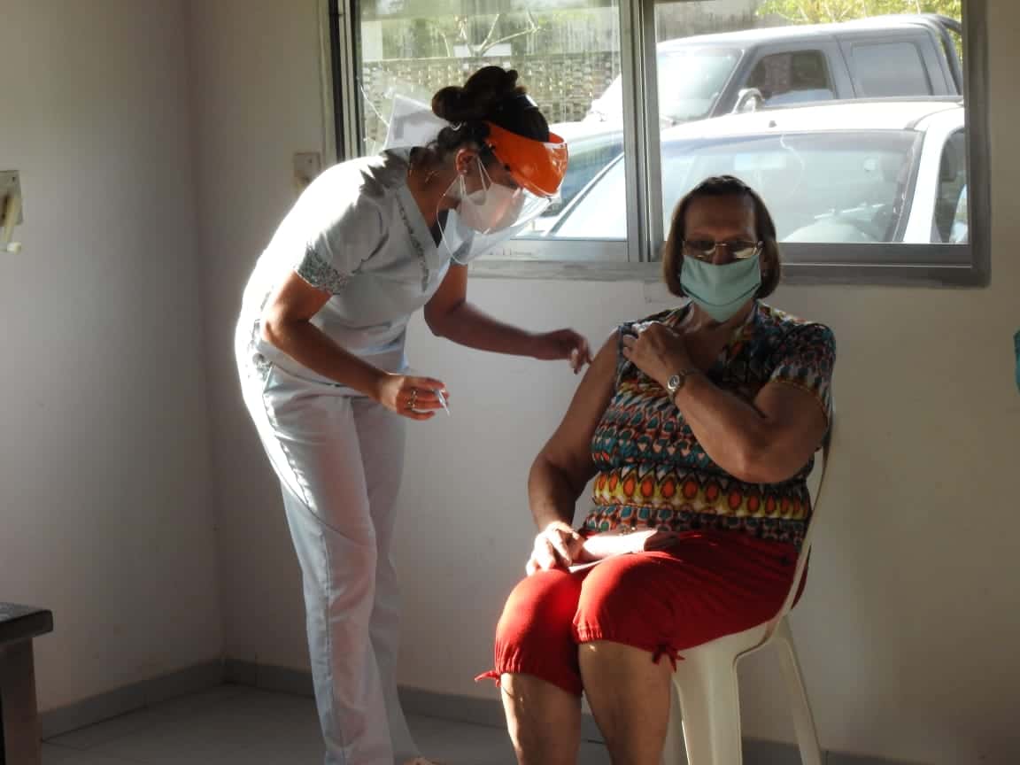 Comenzó este jueves la vacunación de adultos mayores en Aldea San Juan               