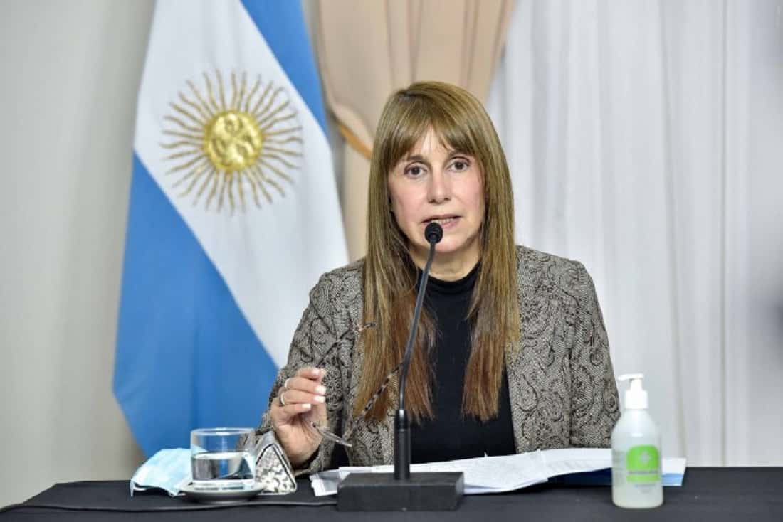 La ministra Velázquez presentará denuncias por fiestas en cuatro localidades