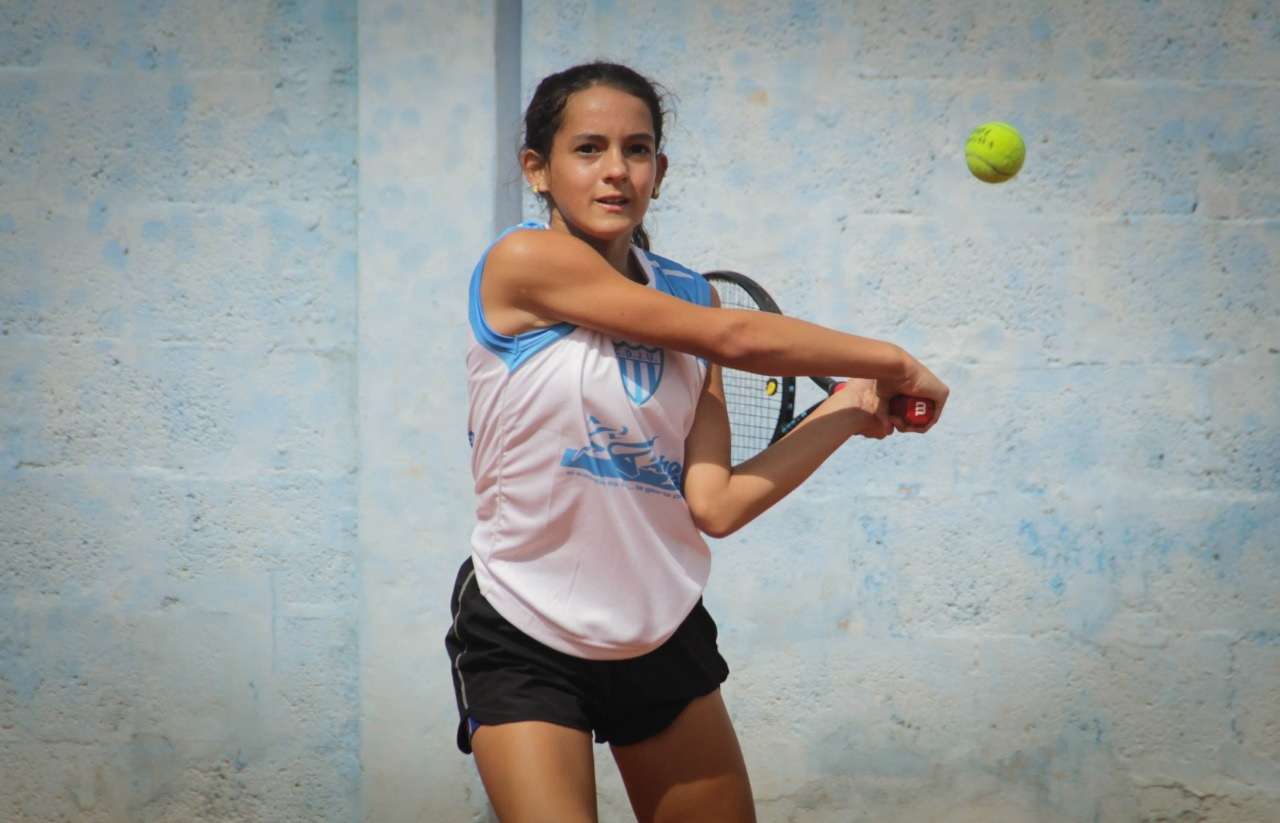 Katia Bula, la promesa del tenis de la ciudad que sueña a lo grande