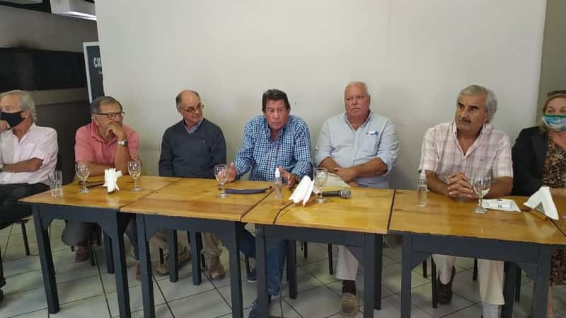 Peronistas que ingresarían a la oposición con Frigerio quieren cambiar el nombre a JxC