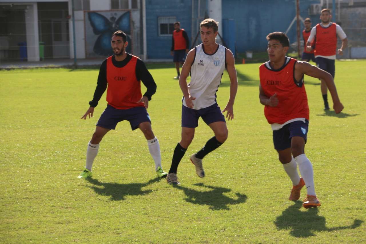 Pensando en Chaco For Ever, Juventud hizo fútbol en La Vía