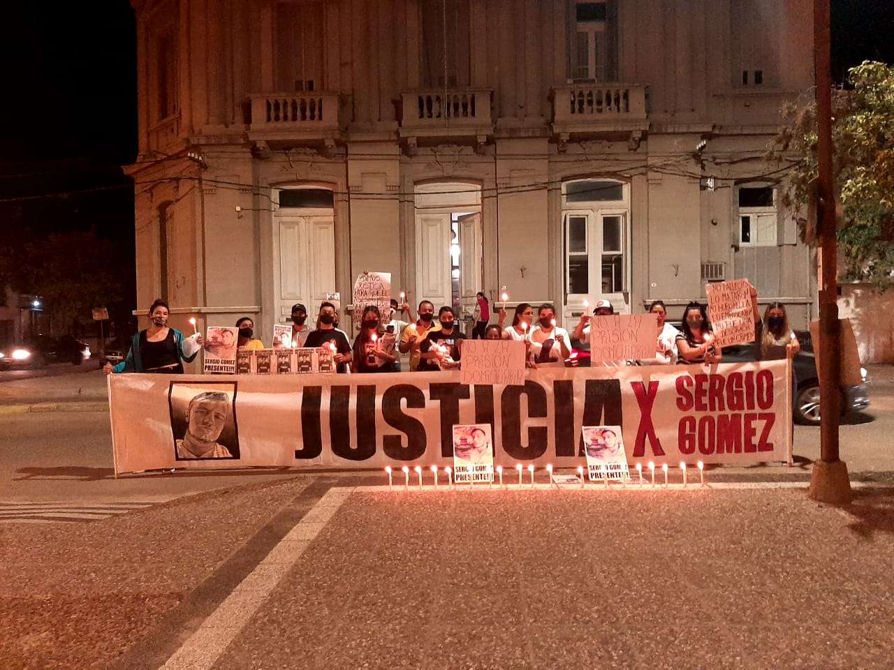 Vecinos y familiares de Sergio Gómez reclaman por justicia y nueva fecha para el juicio