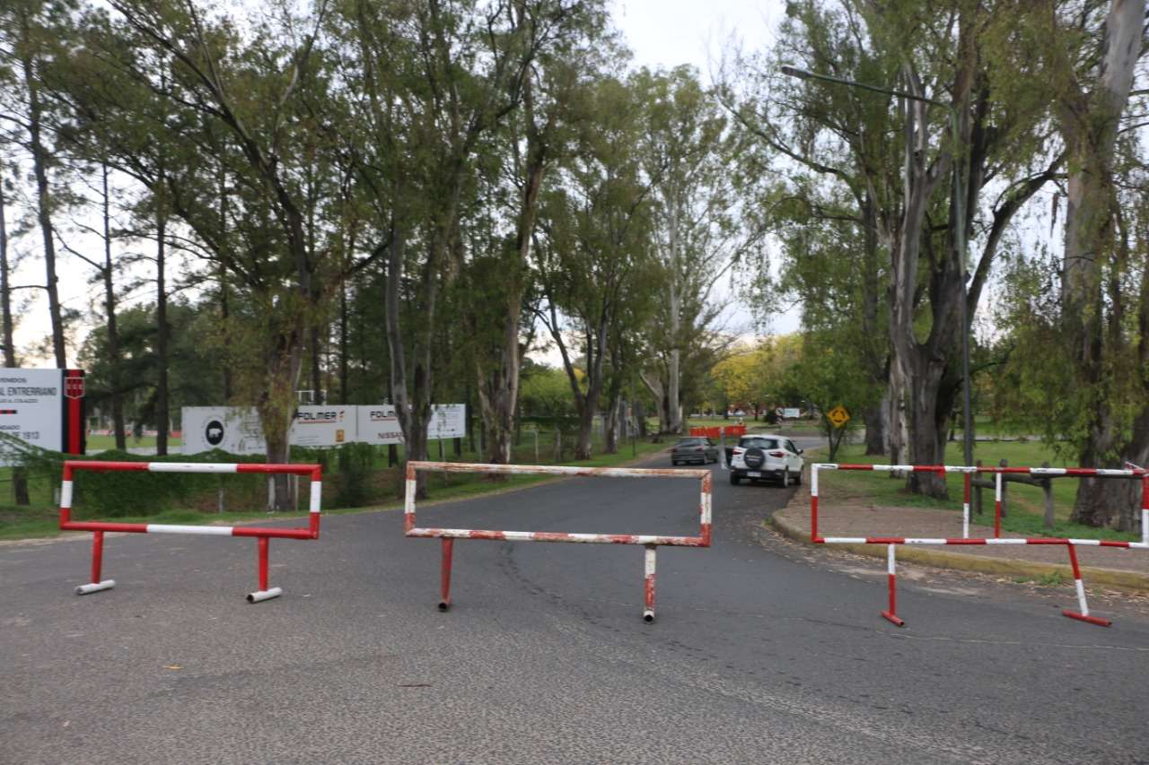 Ya rigen las nuevas restricciones: el Municipio valló el Parque Unzué