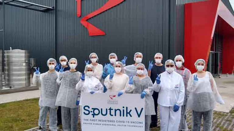 Rusia aprobó las vacunas Sputnik V fabricadas en la Argentina 