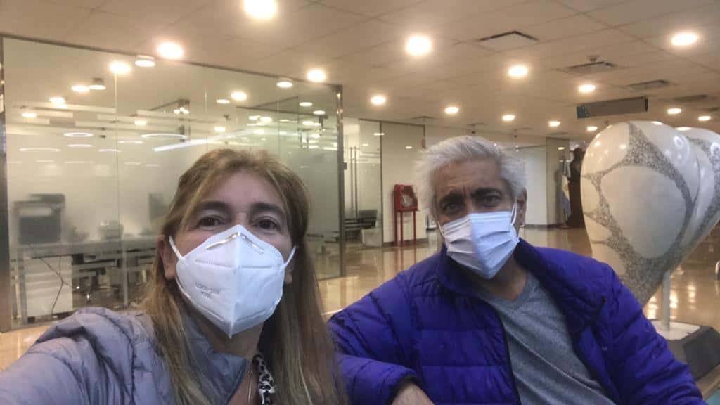 Una bioquímica del hospital Centenario le donó un riñón a su marido