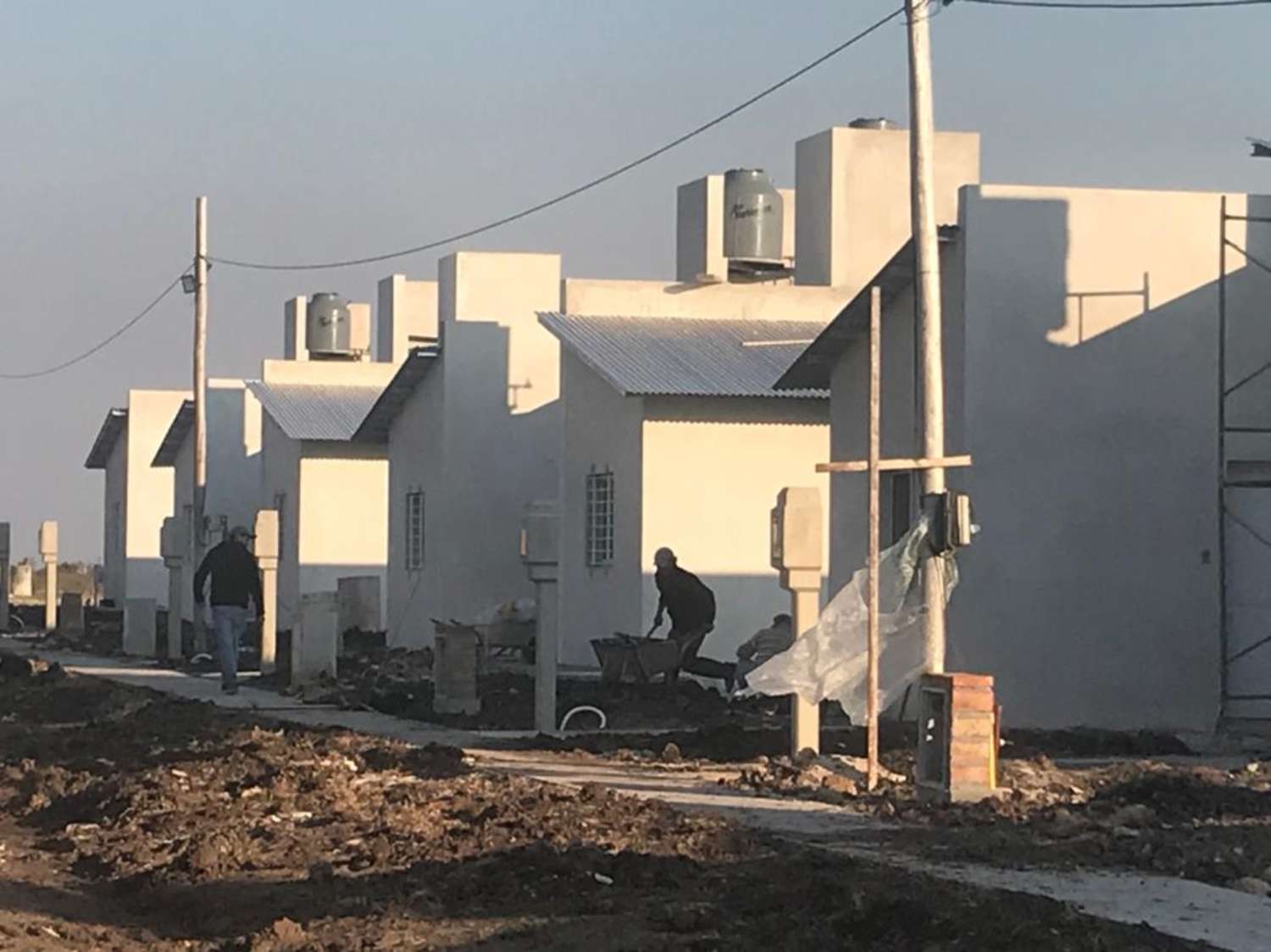 Construirán nuevas viviendas en Pueblo Belgrano y en Carbó