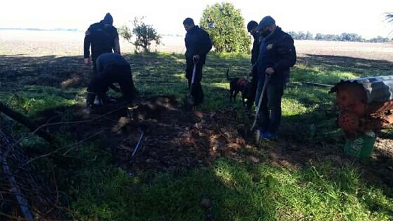 Gualeguaychuense fue hallado asesinado: un "amigo" enterró su cuerpo y se envenenó