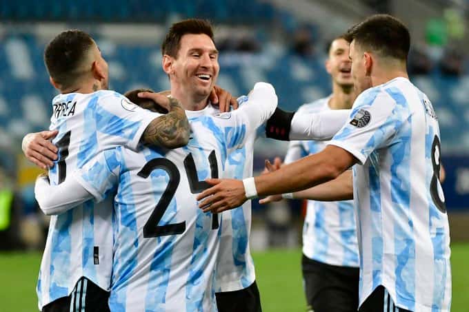 Argentina le ganó 4 a 1 a Bolivia y se aseguró la cima del Grupo A de la Copa América