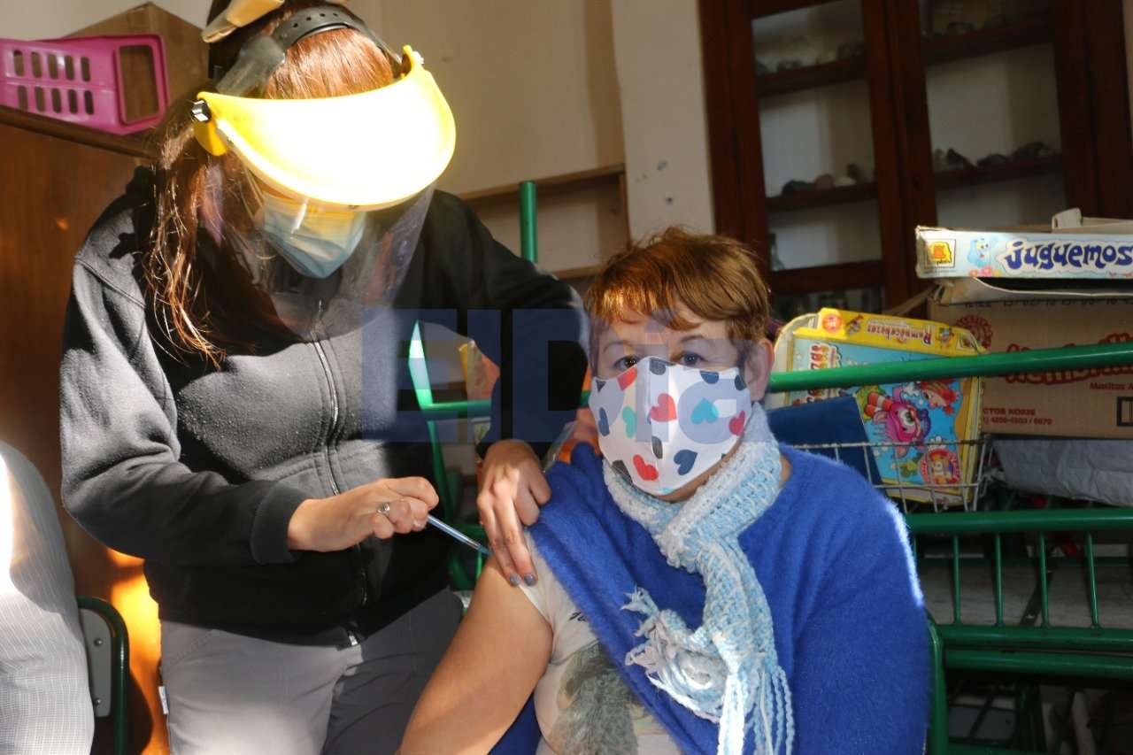Están vacunando a todos los habitantes de pueblos rurales de Gualeguaychú