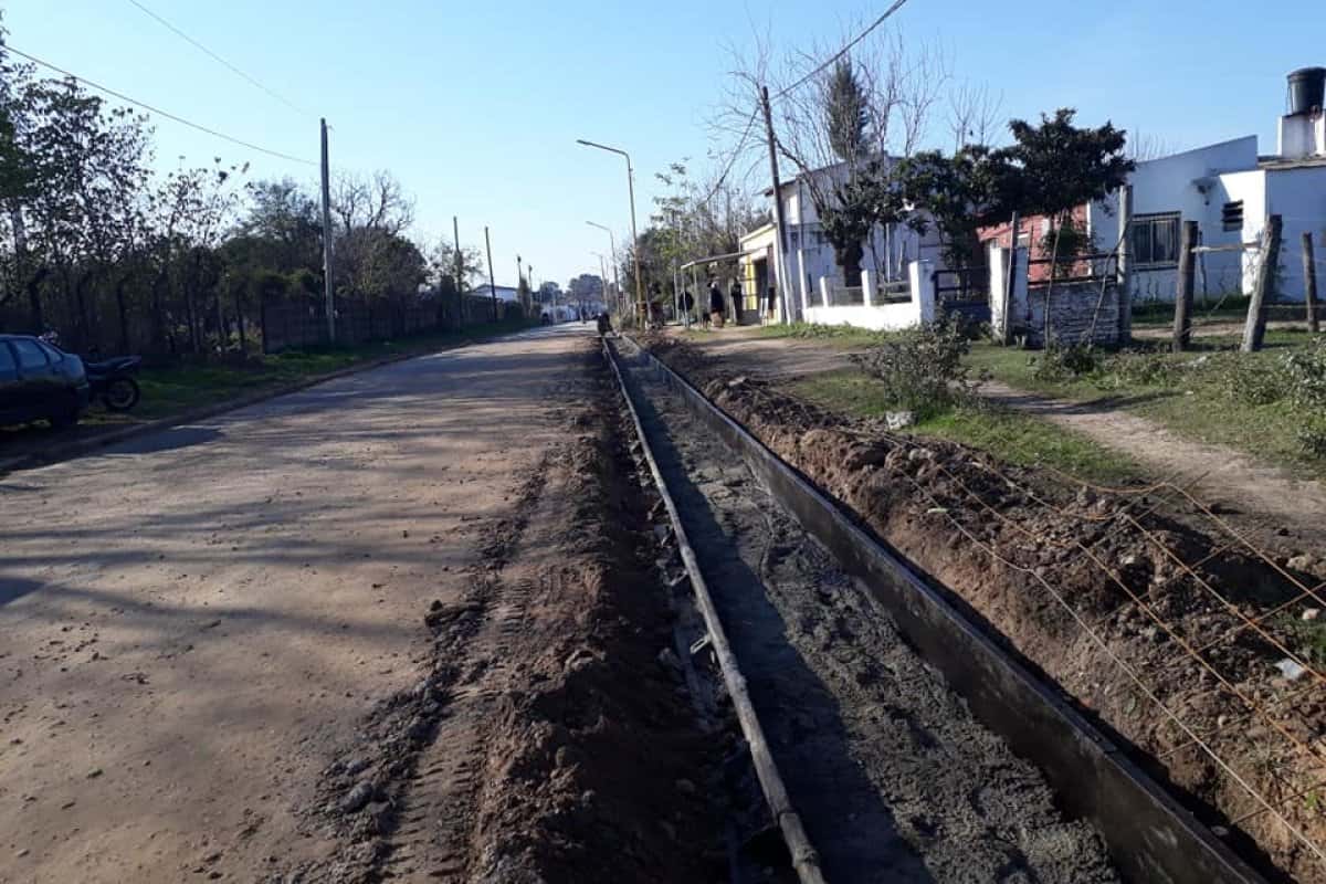 Avanzan las obras de pavimentación y cordón cuneta en diferentes barrios