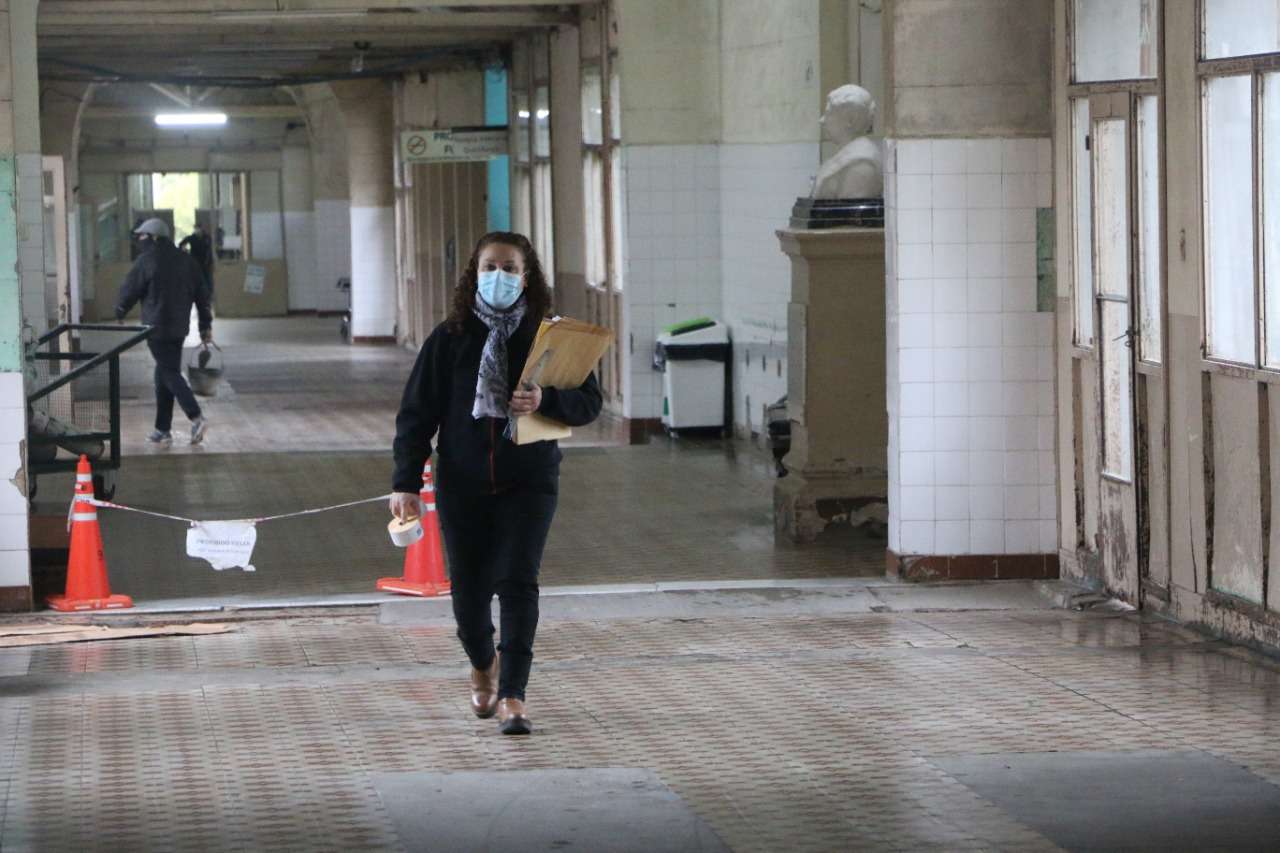 La ciudad consolidó la baja de contagios este sábado: registró 65 casos