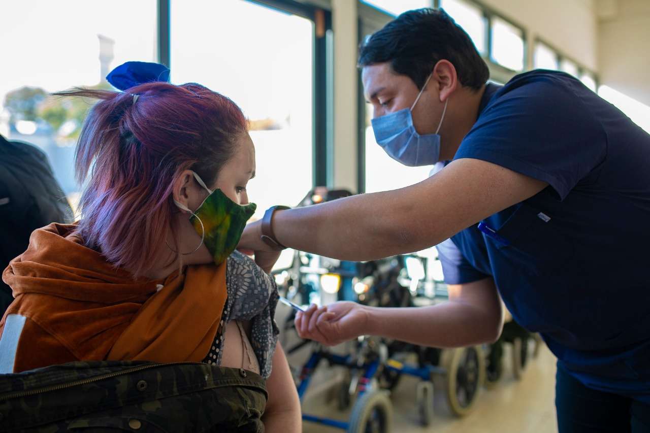 Comienzan a vacunar a adolescentes con factores de riesgo en Gualeguaychú