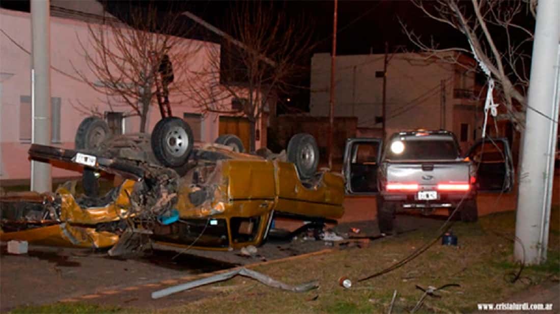 Violento choque entre dos camionetas en Urdinarrain: varios jóvenes con heridas 