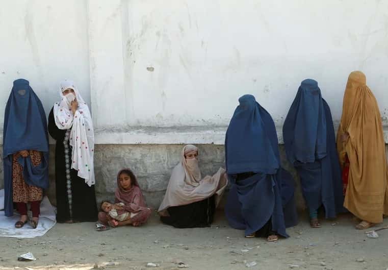 Las 29 prohibiciones y castigos más crueles que imponen los talibanes a las mujeres