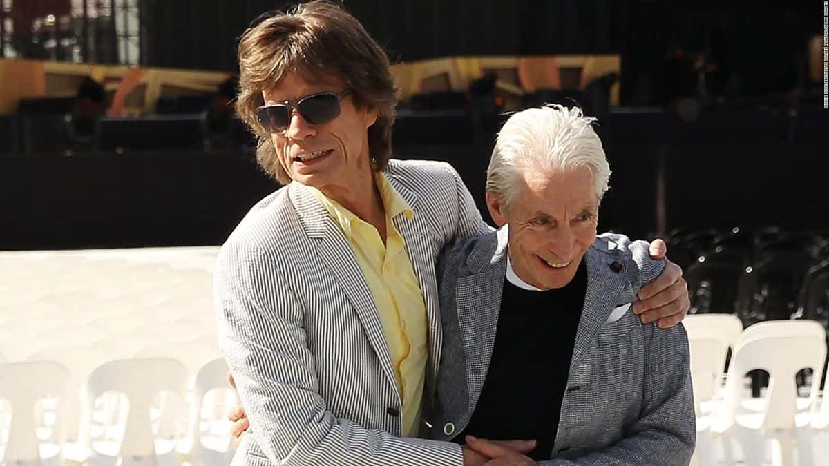 El día que Charlie Watts le dio una piña a Mick Jagger
