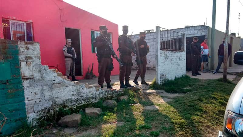  Detuvieron a tres policías de Entre Ríos por robo, cohecho y contrabando