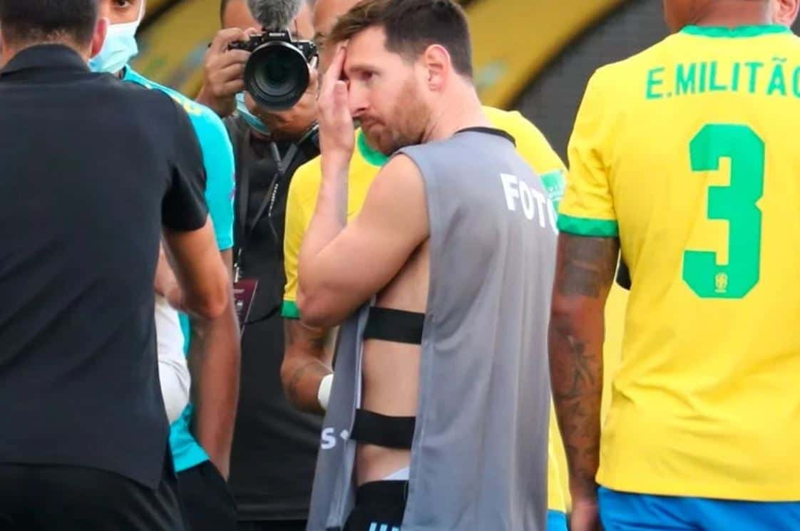¿De dónde sacó Messi la pechera y por qué se tiraron millones a la basura?