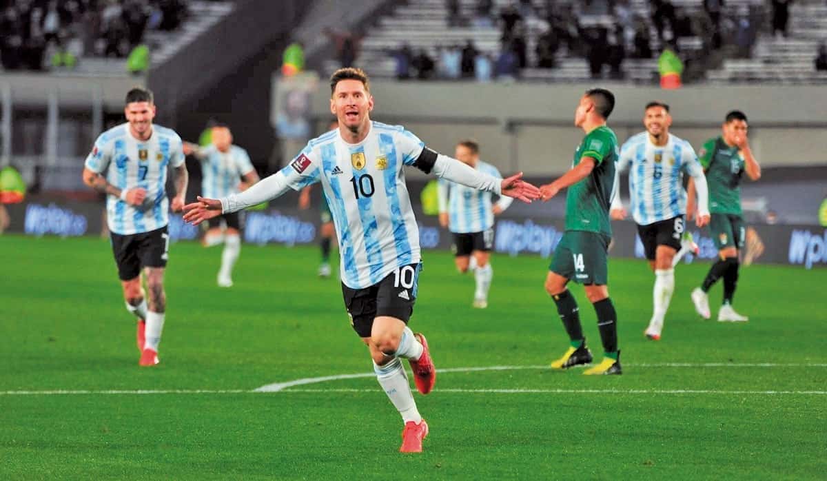Con un Messi imparable y sublime, Argentina le ganó 3 a 0 a Bolivia