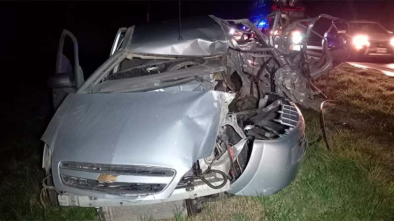 Se desprendió un acoplado e impactó contra un auto: su conductor murió en el acto