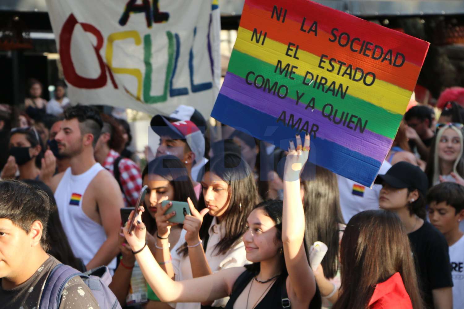 Con una convocatoria multitudinaria en Costanera, Gualeguaychú tuvo su primera Marcha del Orgullo
