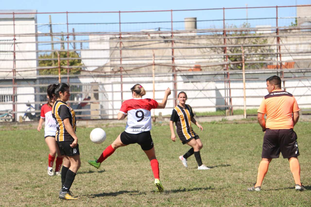 Comienza el torneo de fútbol femenino "Luana Barroso"