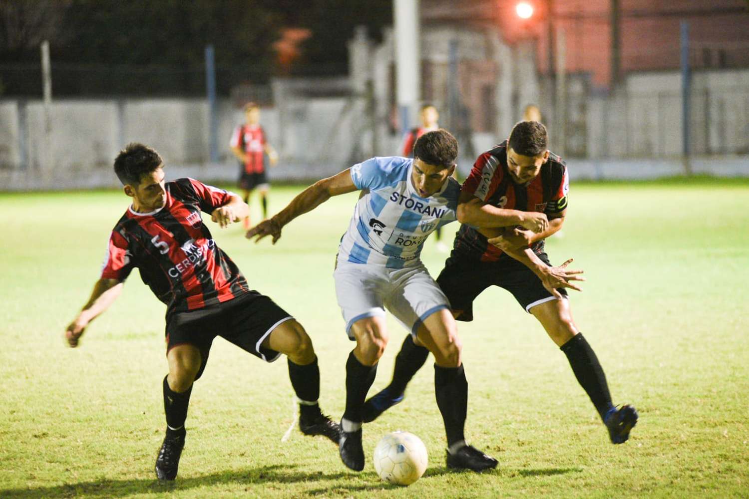 Noche de clásicos: ganaron Juventud Unida, Sarmiento y Deportivo Urdinarrain