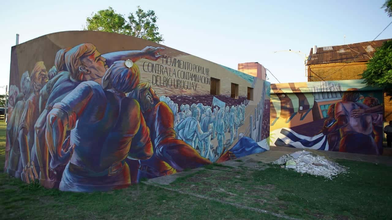 Se reinauguró el mural en el Paseo del Puerto que recuerda la lucha de la Asamblea Ambiental