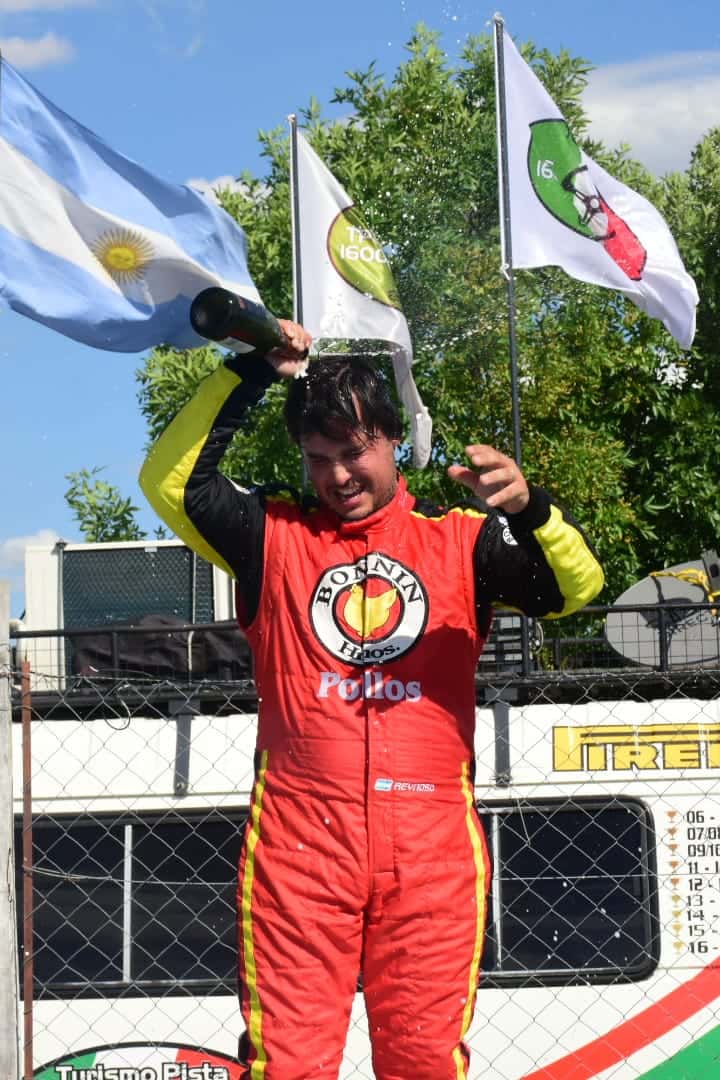 Seba Reynoso ganó en Paraná y gritó campeón en el TC Pista Entrerriano