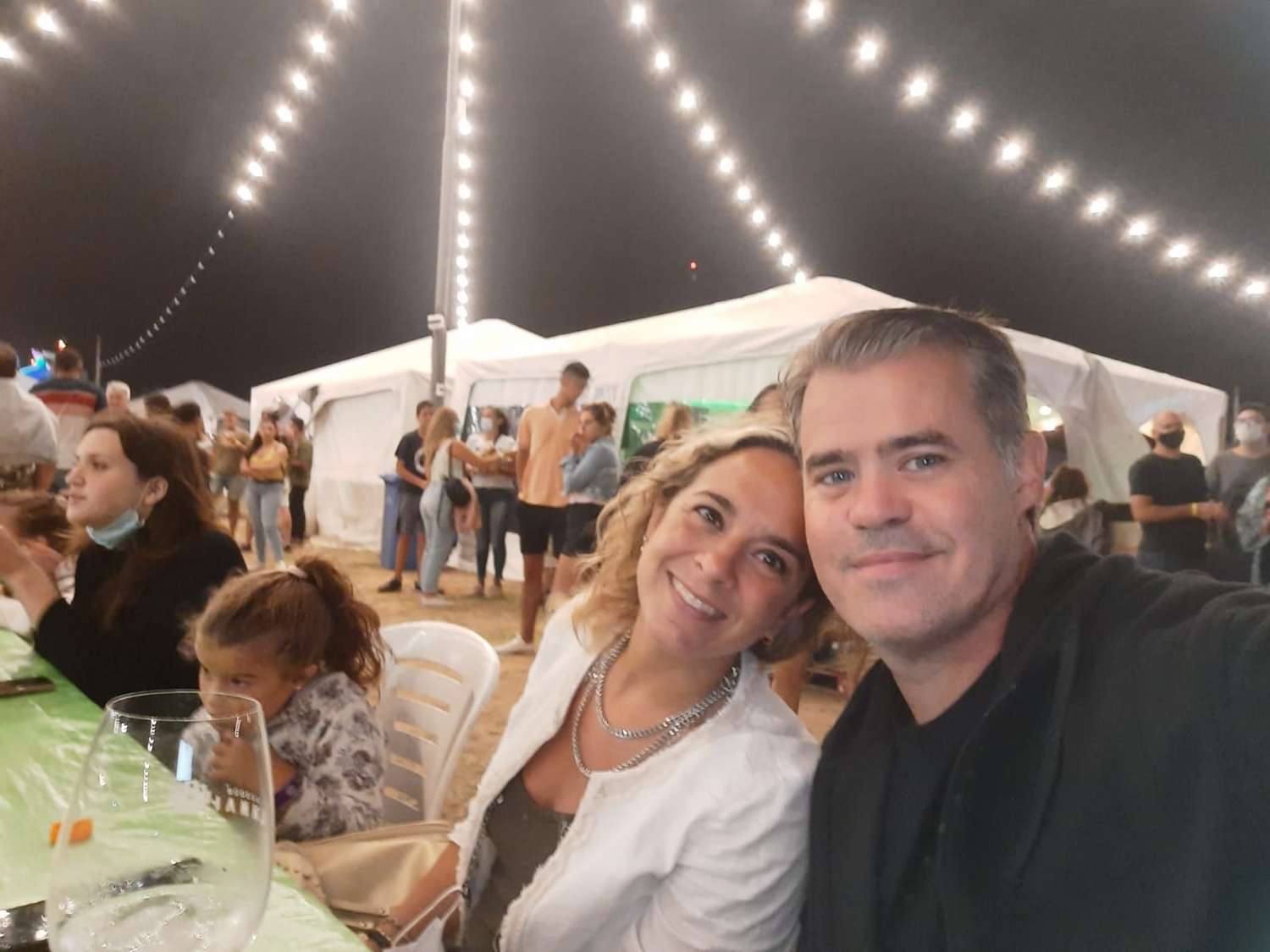 "Noche soñada": La selfie del Intendente Piaggio en la Fiesta del Pescado y el Vino