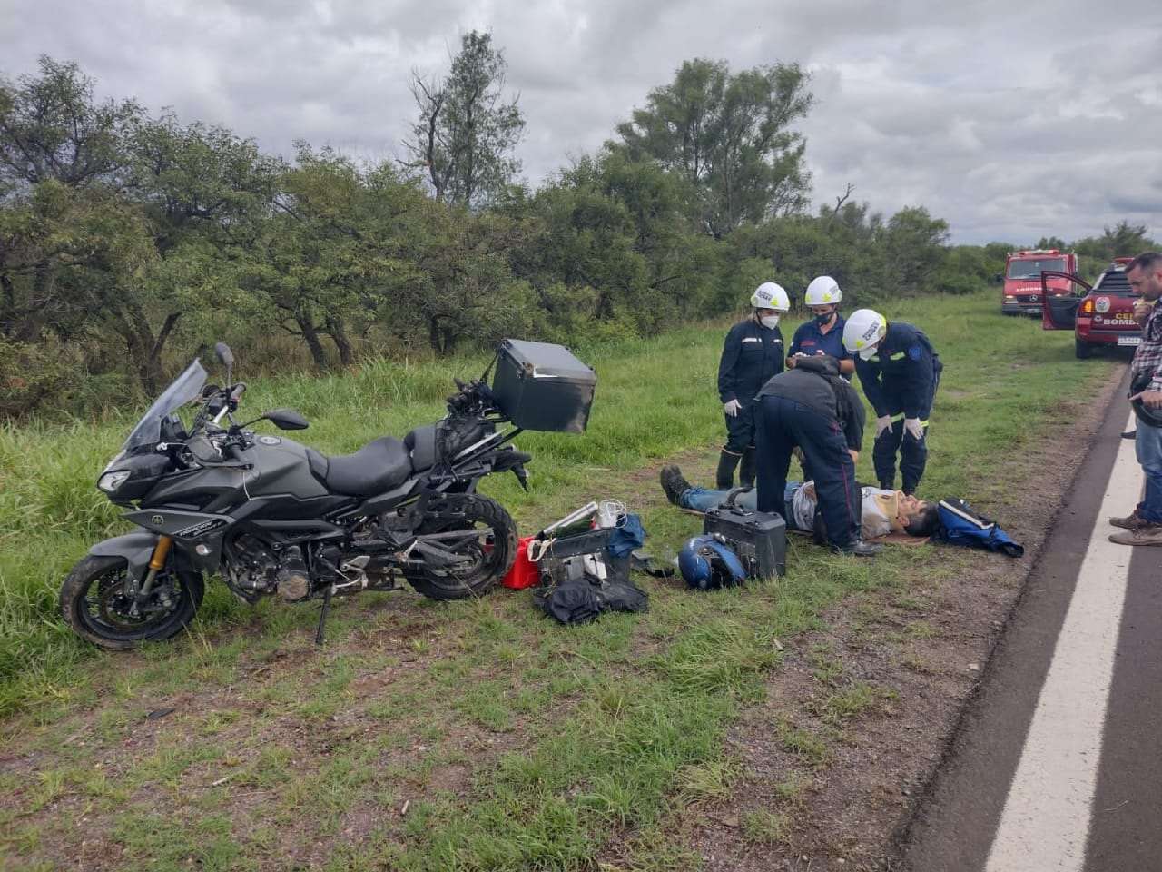 Se accidentó un motociclista en Ruta 12: debió ser trasladado al Hospital Centenario