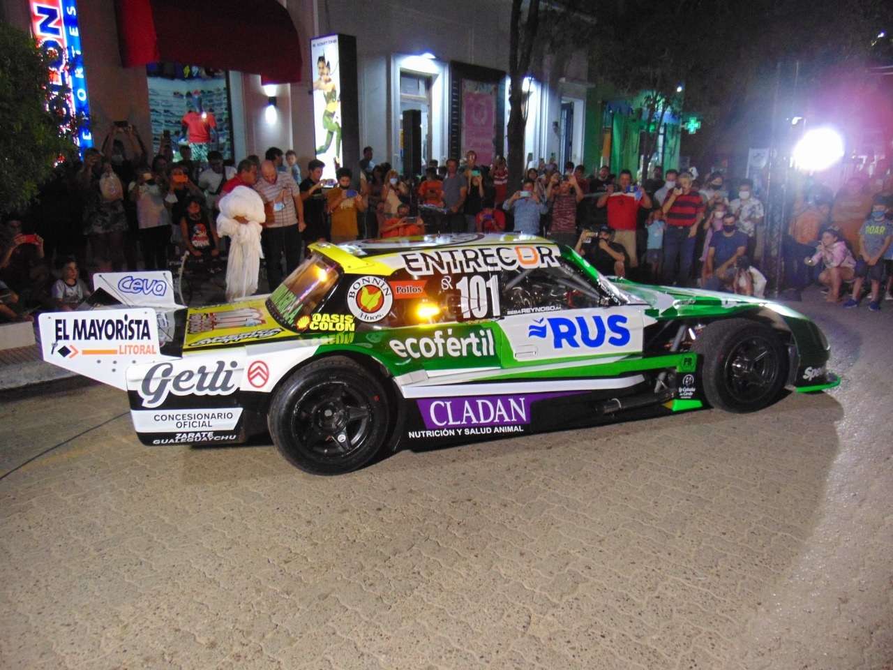 Sebastián Reynoso presentó su auto y este jueves prueba en La Plata