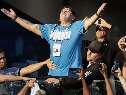 Un corresponsal de CNN fue detenido en Ucrania y se salvó por un tatuaje de Maradona