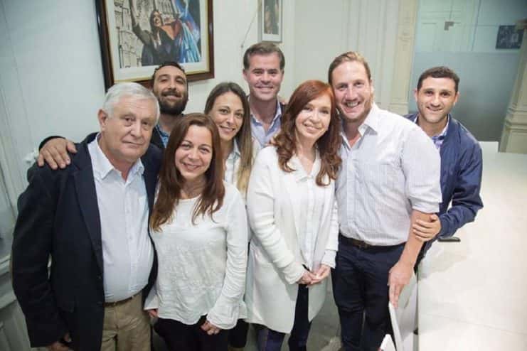 Farfán junto a referentes del piaggismo en una foto con Cristina en 2019