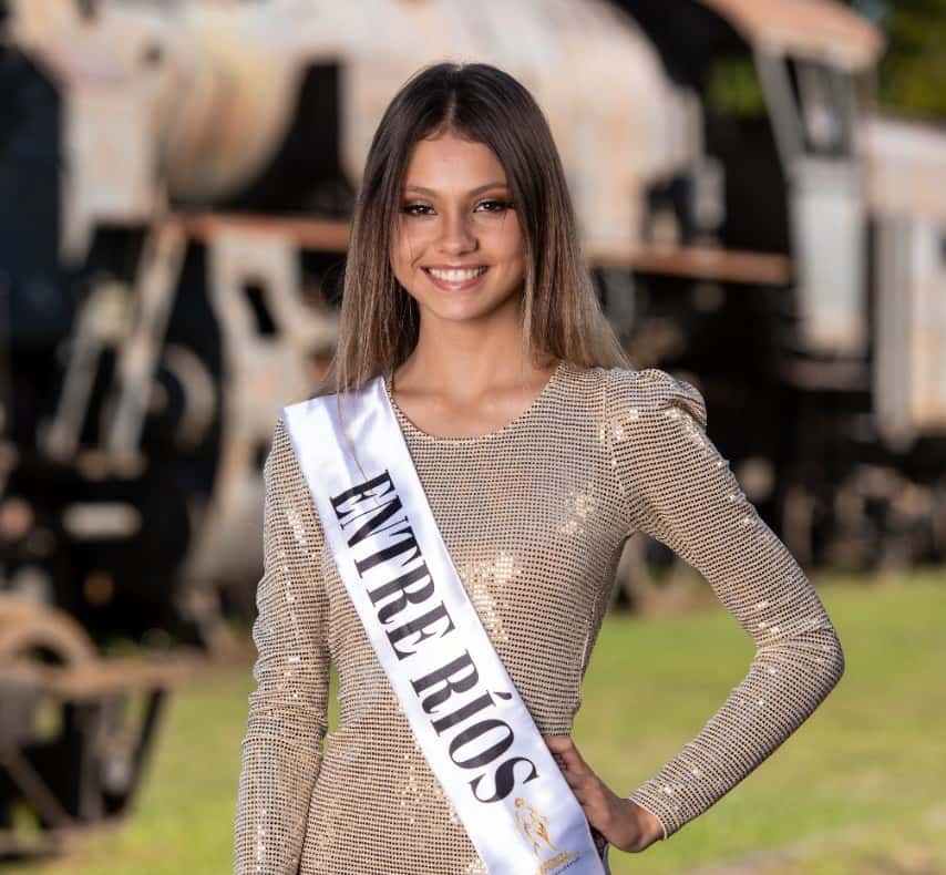 Quién es Gina, la urdinarraense de sólo 15 años que representará a Entre Ríos en el certamen "Señorita Independencia"