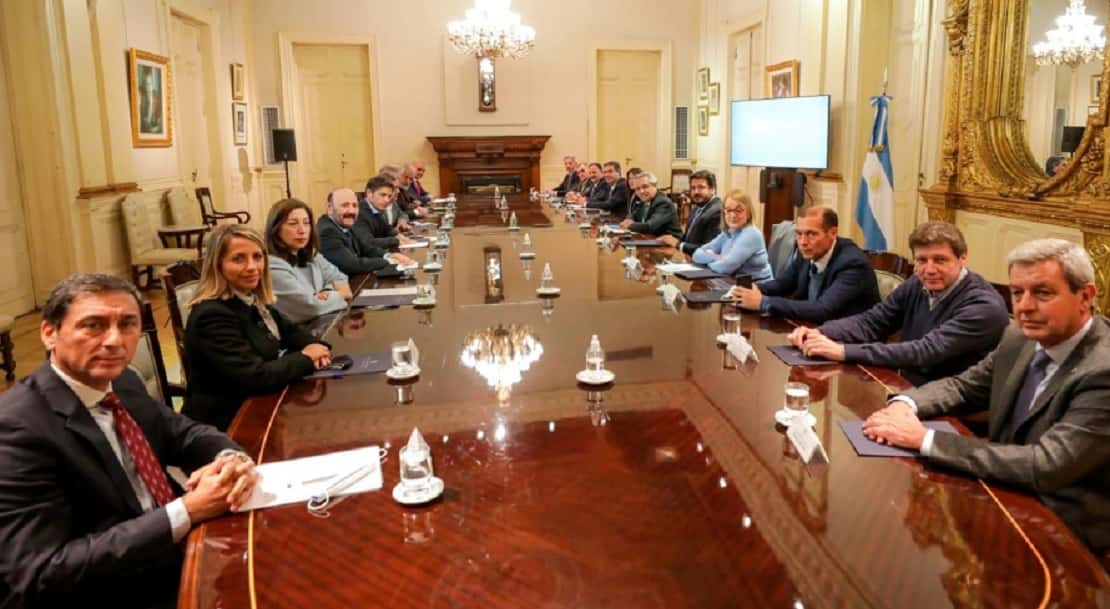 Fernández presentó a los gobernadores un proyecto para elevar el número de miembros de la Corte