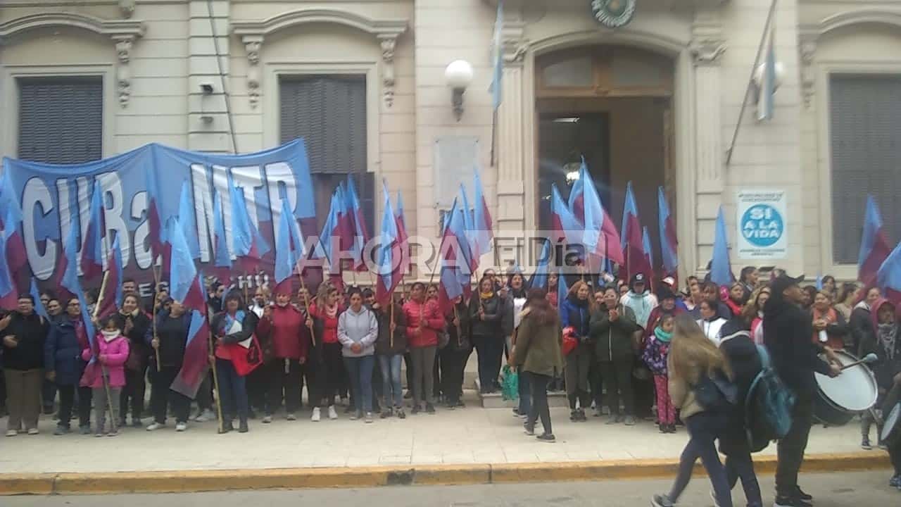 Movilización piquetera en Gualeguaychú: "Queremos cobrar un Salario Mínimo Vital y Móvil"