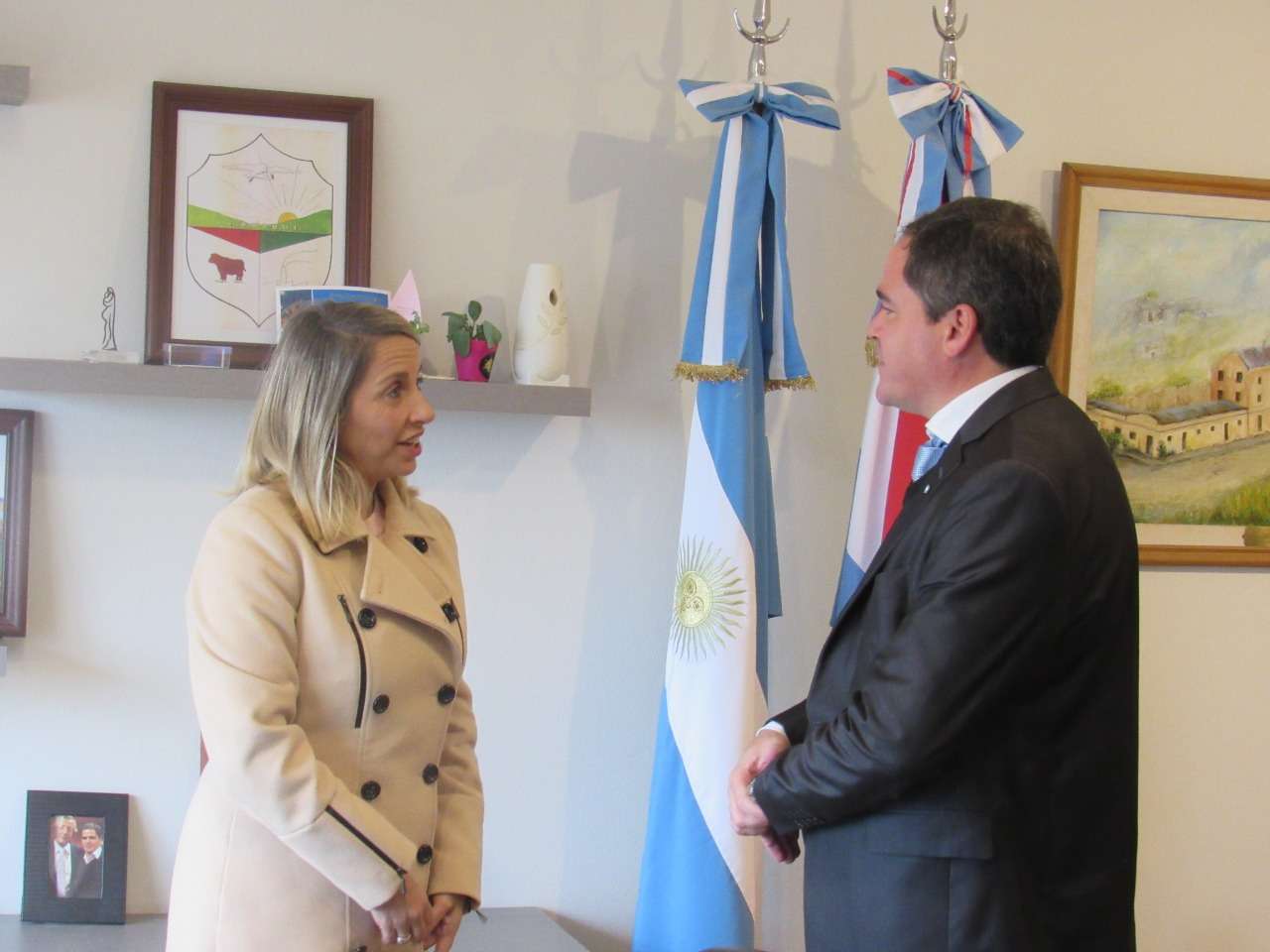 La vicegobernadora Laura Stratta visitó Larroque, entregó aportes y adjudicó lotes para viviendas