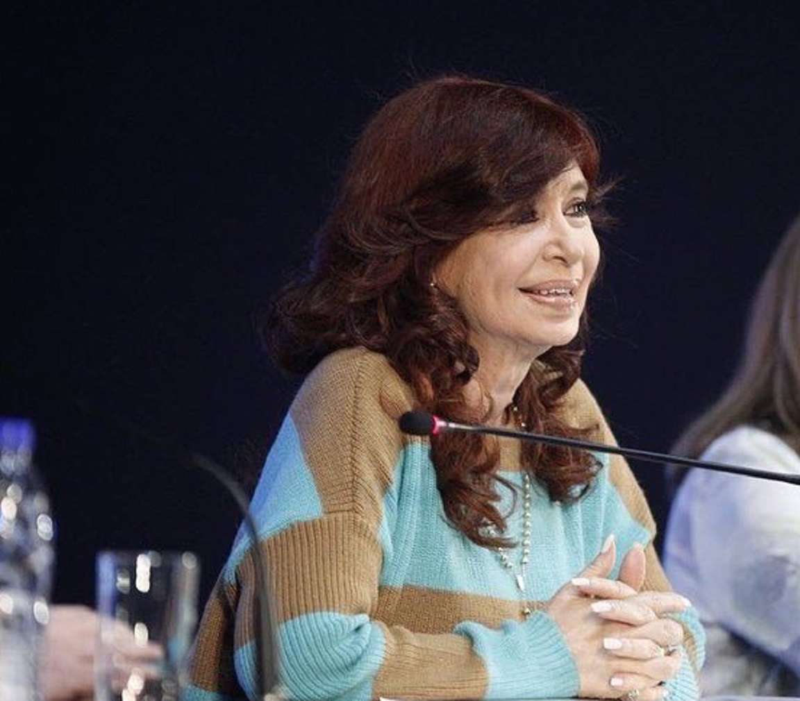 Cristina: "Estoy ante un pelotón de fusilamiento mediático judicial"