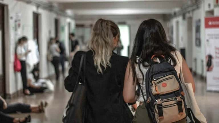Universitarios de todo el país ya pueden inscribirse para becas en Entre Ríos y Buenos Aires