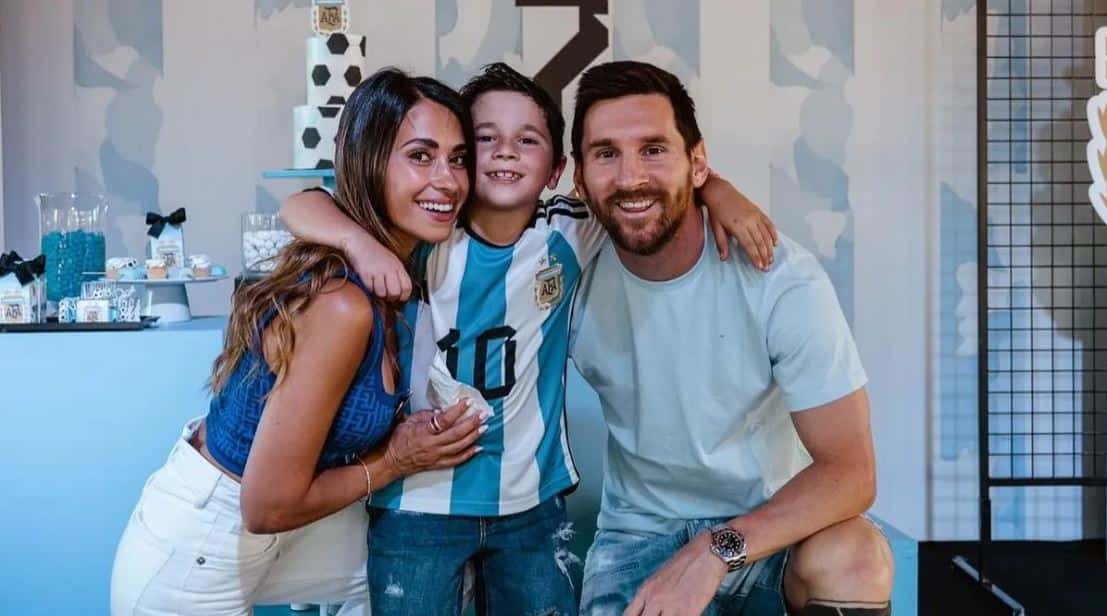La sorpresa de Mateo Messi cuando le tocó la figurita de su papá
