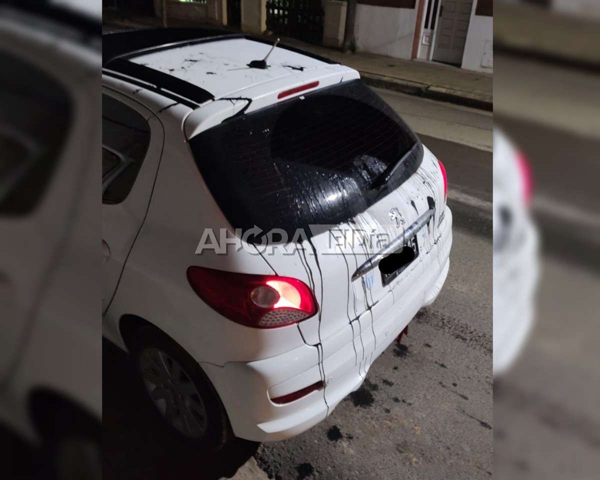 Nuevos incidentes en Juventud Unida: vandalizaron el auto del presidente