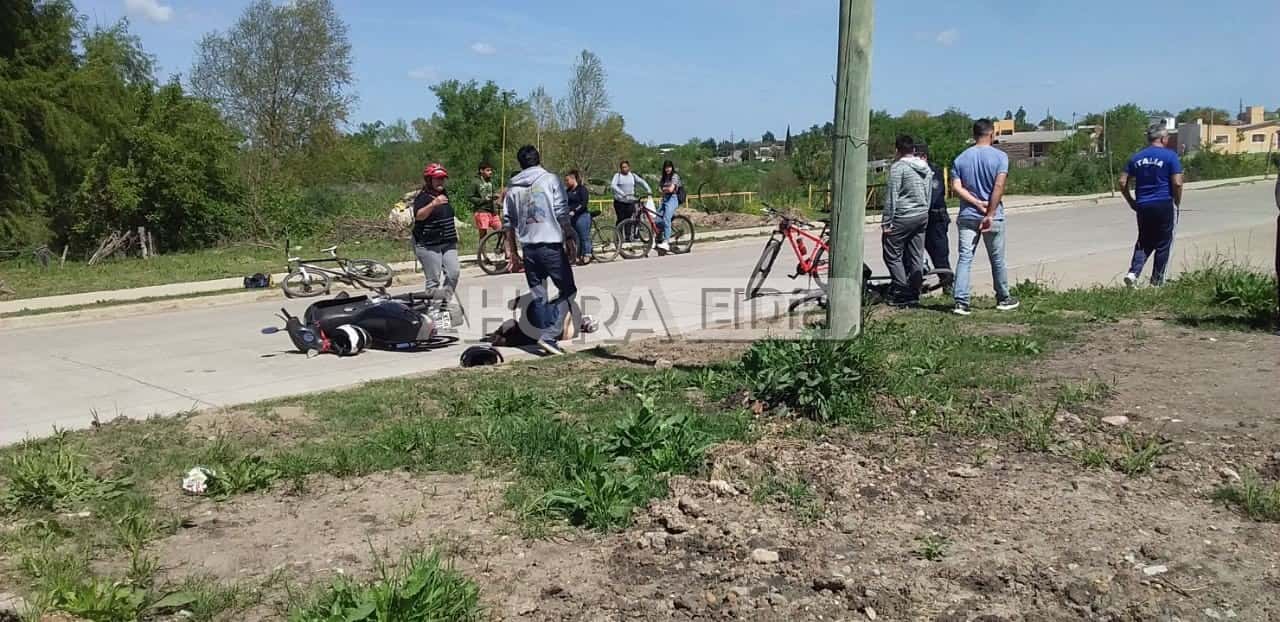 Dos mujeres fueron hospitalizadas tras un tremendo choque entre una moto y una bicicleta en Gualeguaychú